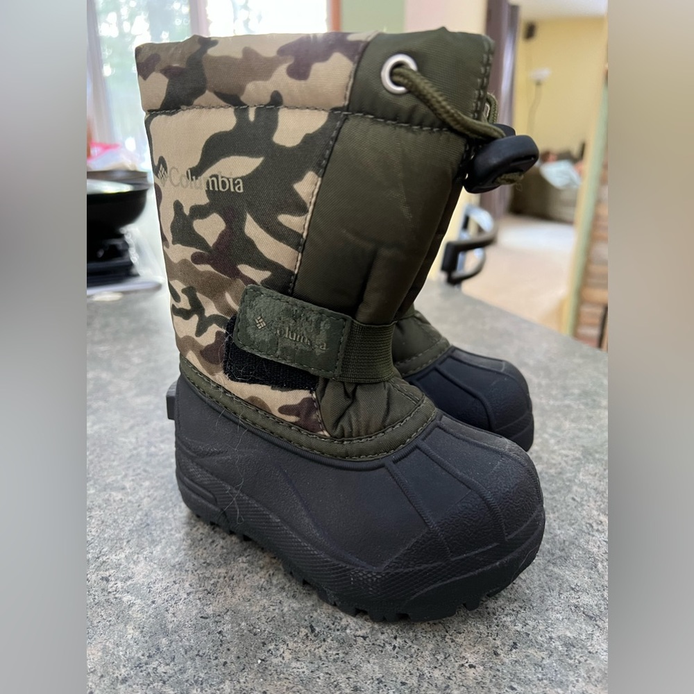 Toddler Size 7 Columbia Snow Boots